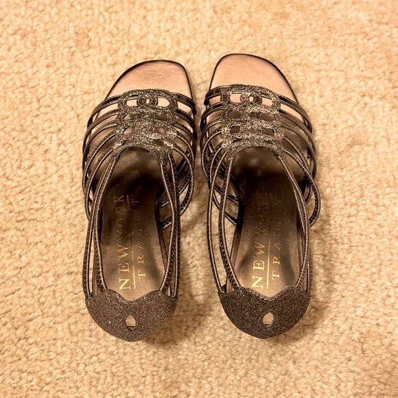 NIB New York Transit Women’s Special Gesture Dress Sandals Size 6M - Picture 3 of 9